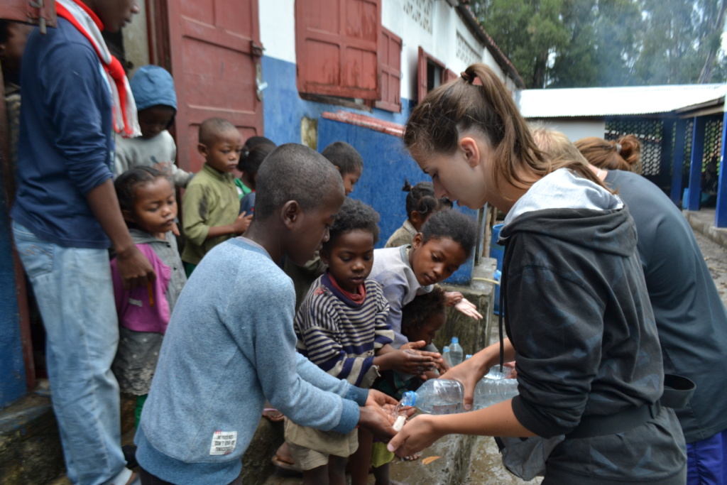 Zajęcia z higieny w szkole na południu Madagaskaru